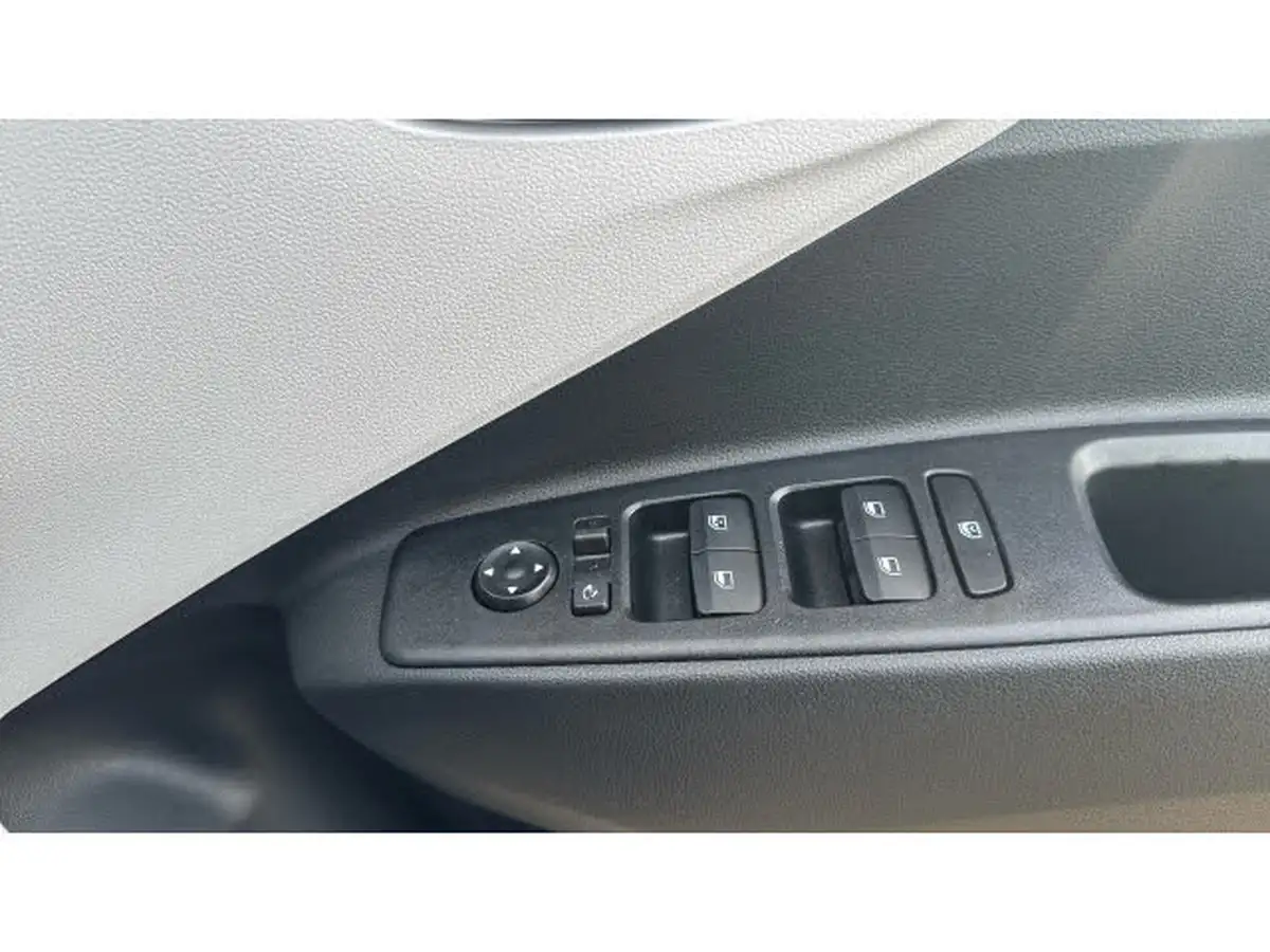 2025-hyundai-i10-10-premium-63ps-big-23