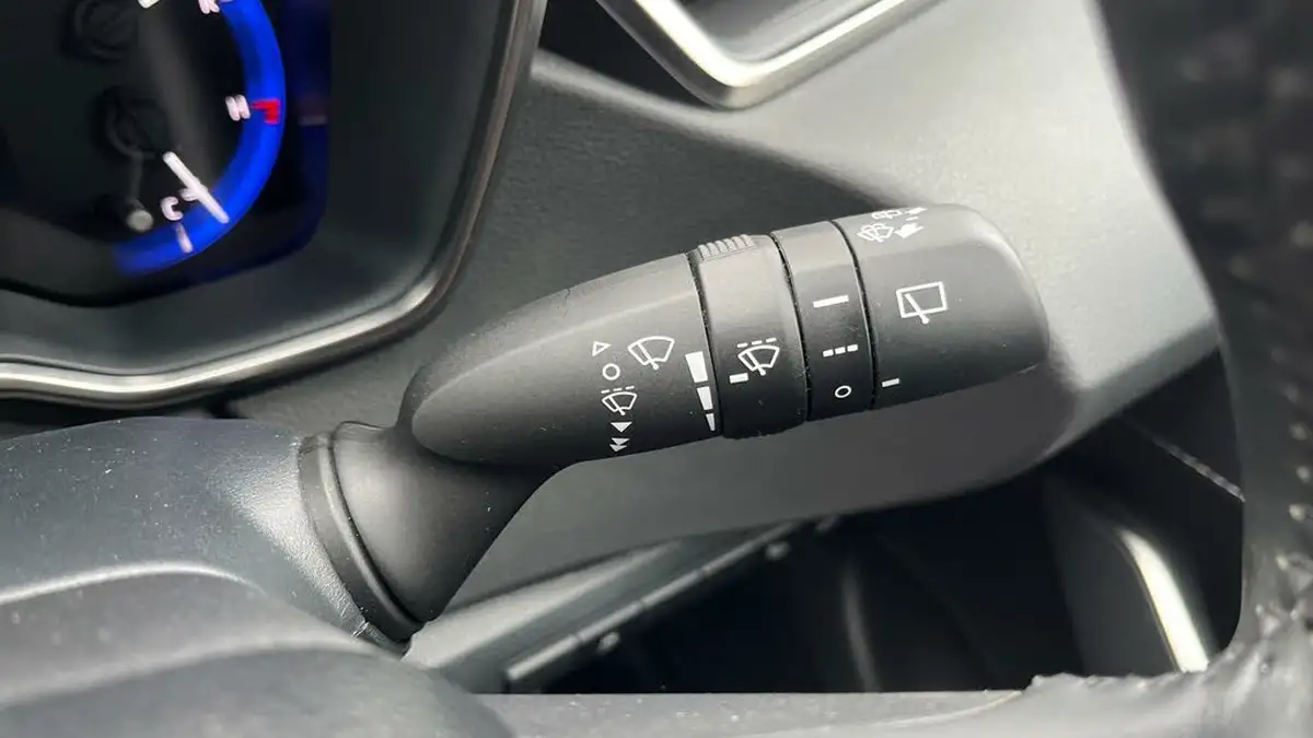 2020-toyota-corolla-18-vvt-i-icon-tech-spare-wheel-touring-sports-5d-big-47