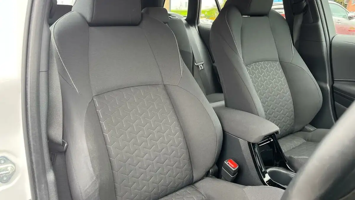 2020-toyota-corolla-18-vvt-i-icon-tech-spare-wheel-touring-sports-5d-big-23