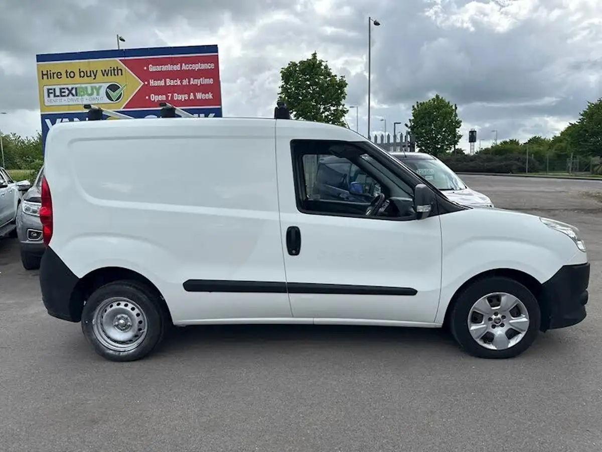 2015-fiat-doblo-cargo-13td-v-l1-panel-van-big-2