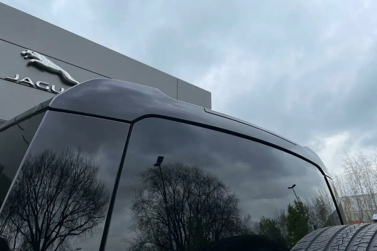 2023-land-rover-110-defender-30-d300-x-dynamic-hse-big-31