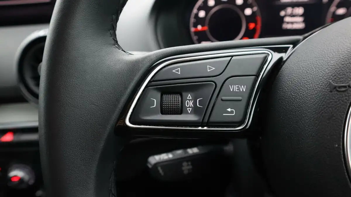 2022-audi-q2-10-30-tfsi-sport-big-23