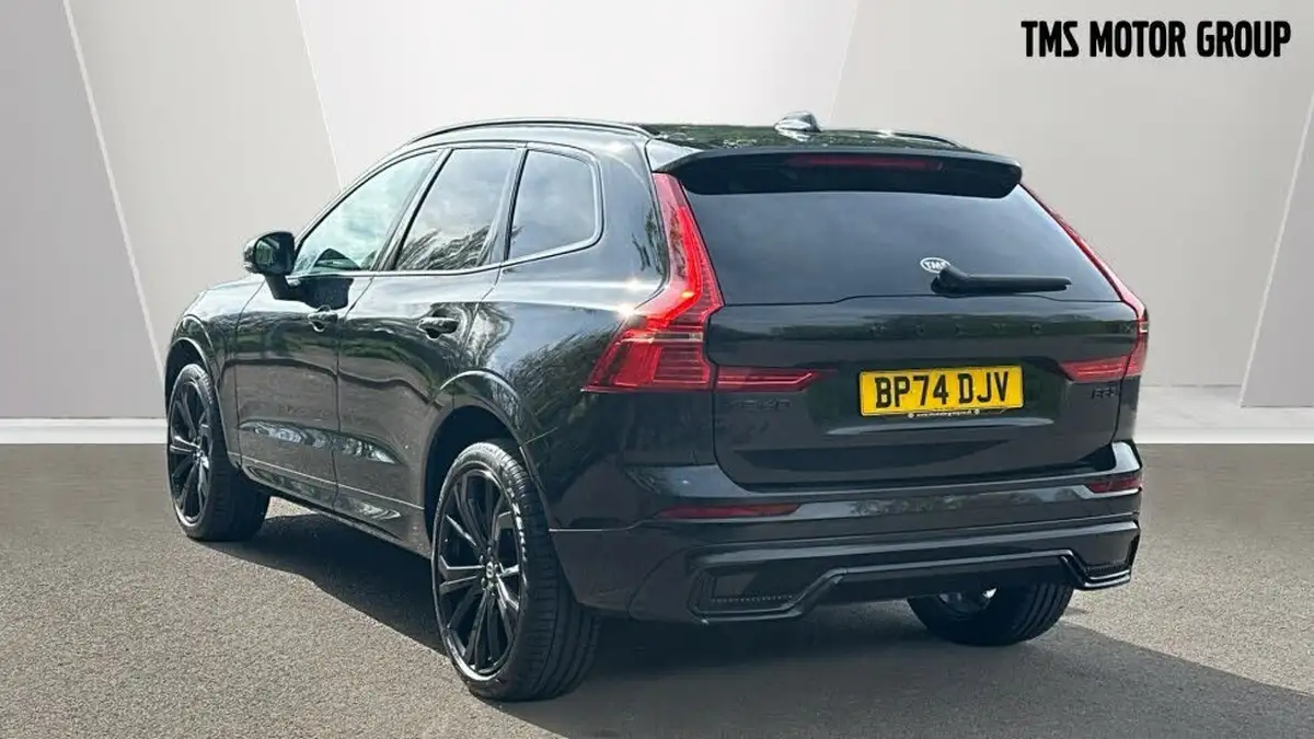 2025-volvo-xc60-20-b5-plus-black-edition-big-1