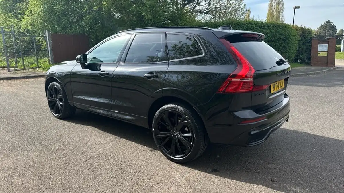 2025-volvo-xc60-20-b5-plus-black-edition-big-25