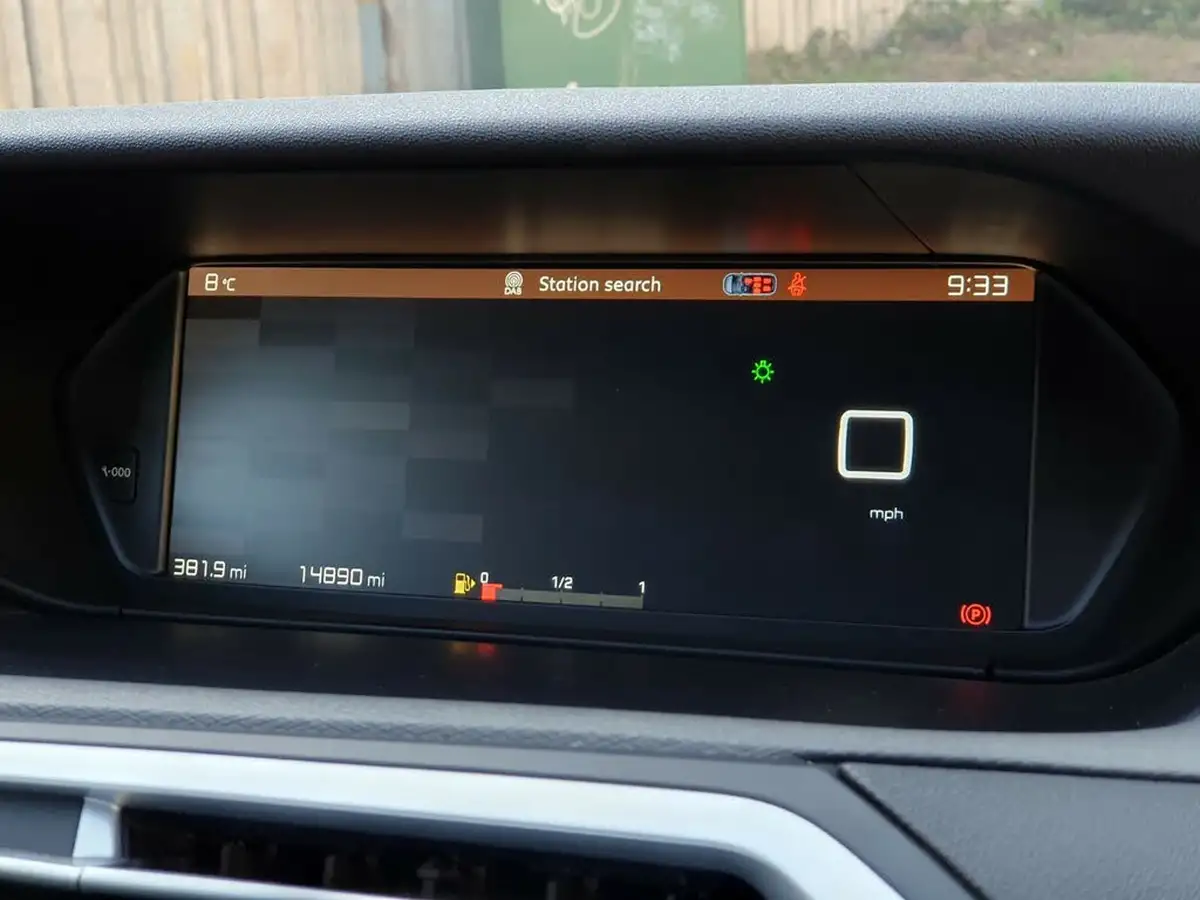 2019-citroen-grand-c4-spacetourer-15bluehdi-feel-big-24