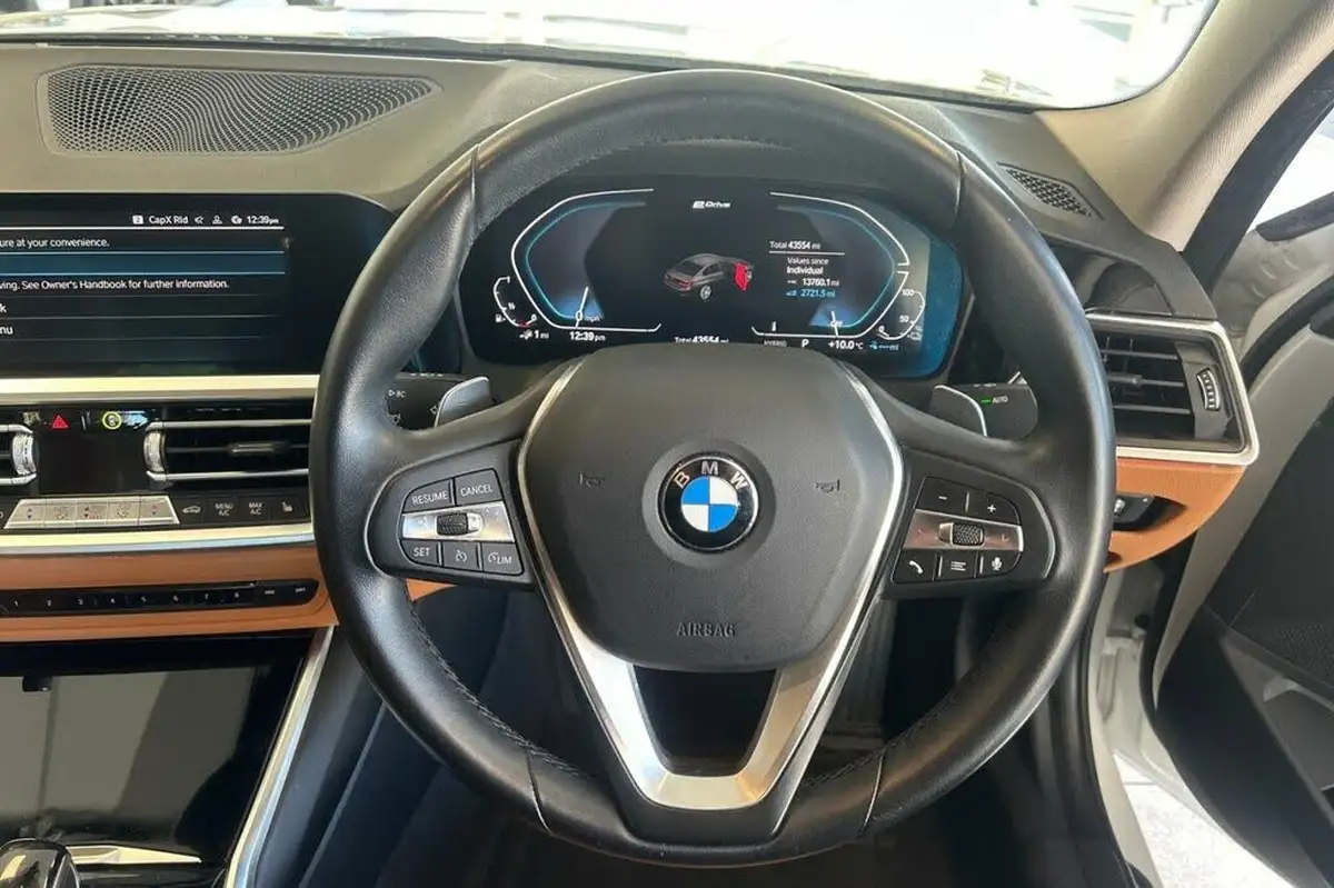 2021-bmw-3-series-20-330e-xdrive-sport-pro-saloon-4d-big-16