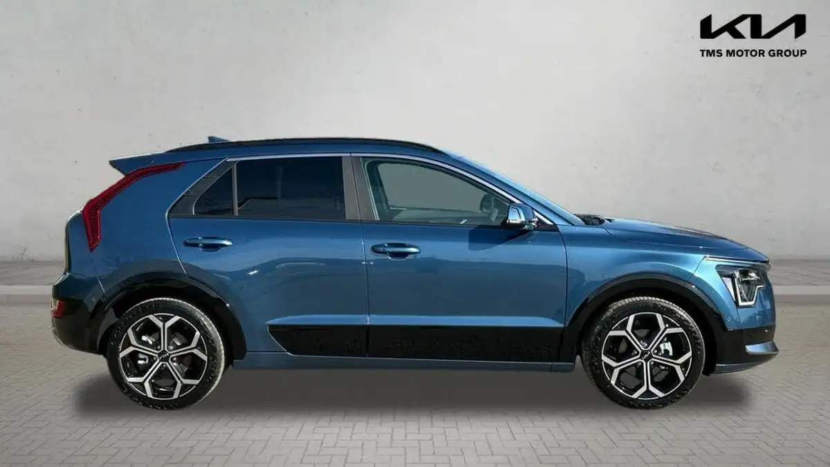 2025-kia-niro-16-gdi-4-168bhp-phev-111kwh-big-3