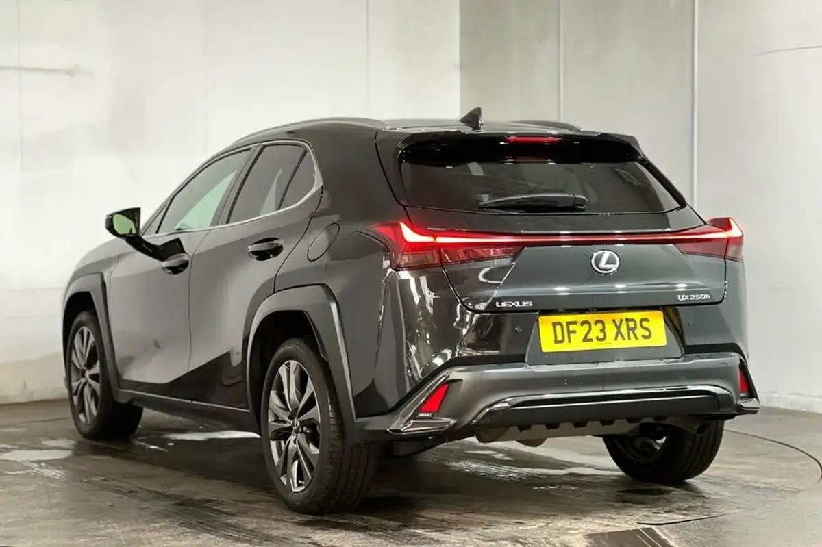 2023-lexus-ux-250h-20-f-sport-design-big-16
