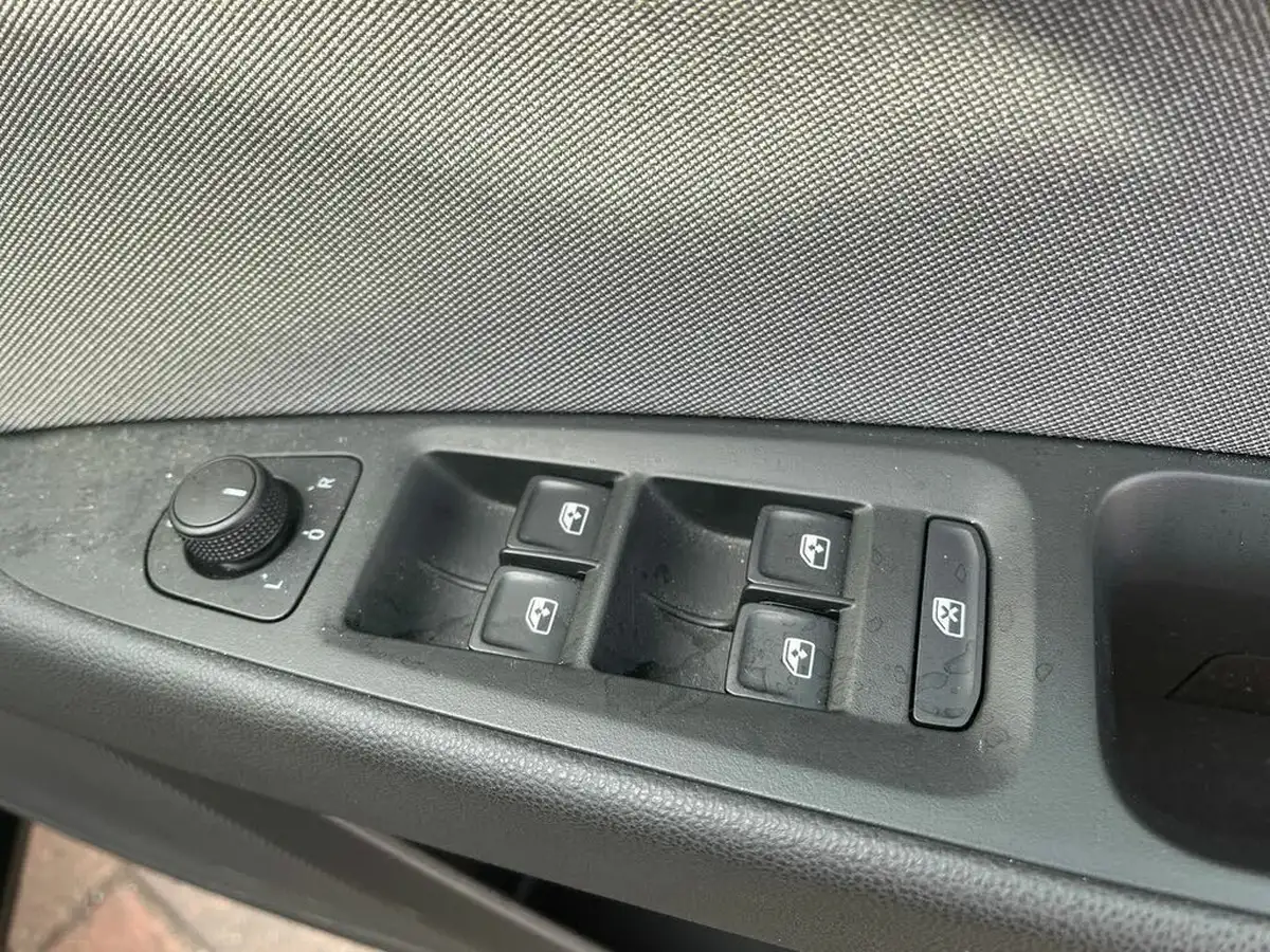 2019-seat-leon-10-tsi-se-dynamic-ss-hatchback-big-18