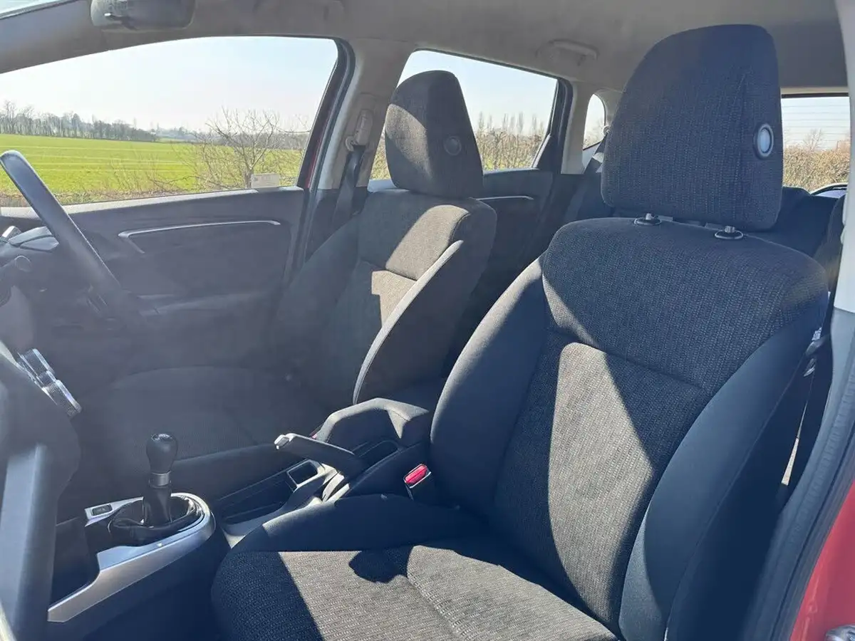 2016-honda-jazz-13-i-vtec-se-navi-big-8