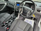 2015-hyundai-i30-16crdi-s-hatchback-small-6