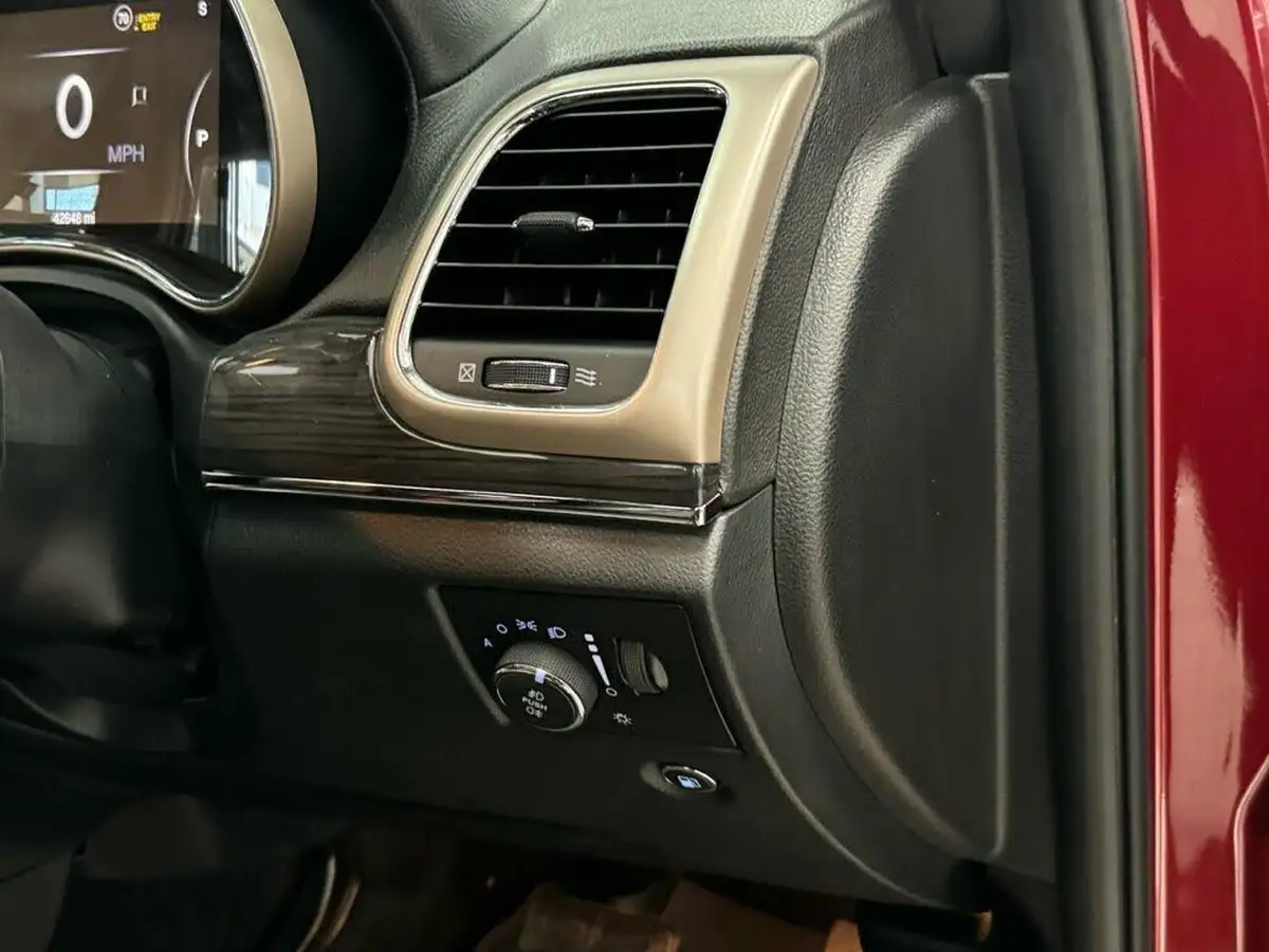 2015-jeep-grand-cherokee-30crd-overland-big-14