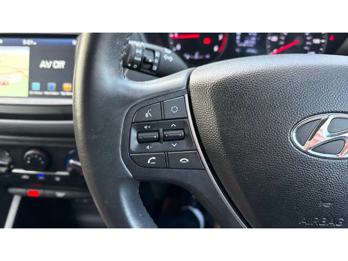 2020-hyundai-i20-12-play-big-20