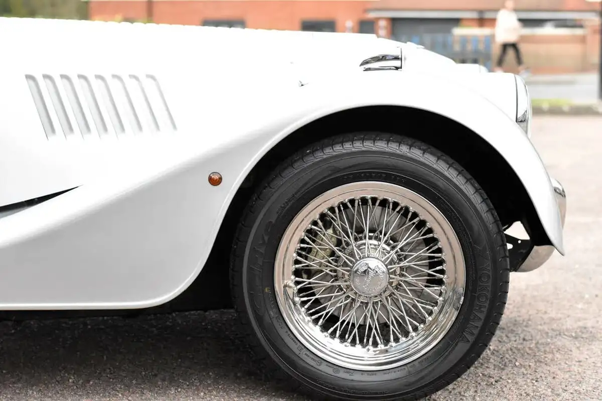 2005-morgan-plus-4-20-2-seat-big-18