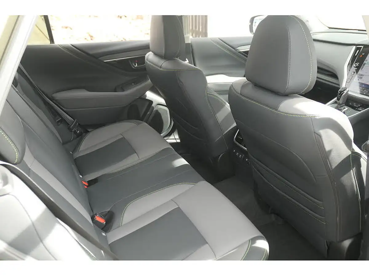 2022-subaru-outback-25i-field-big-18