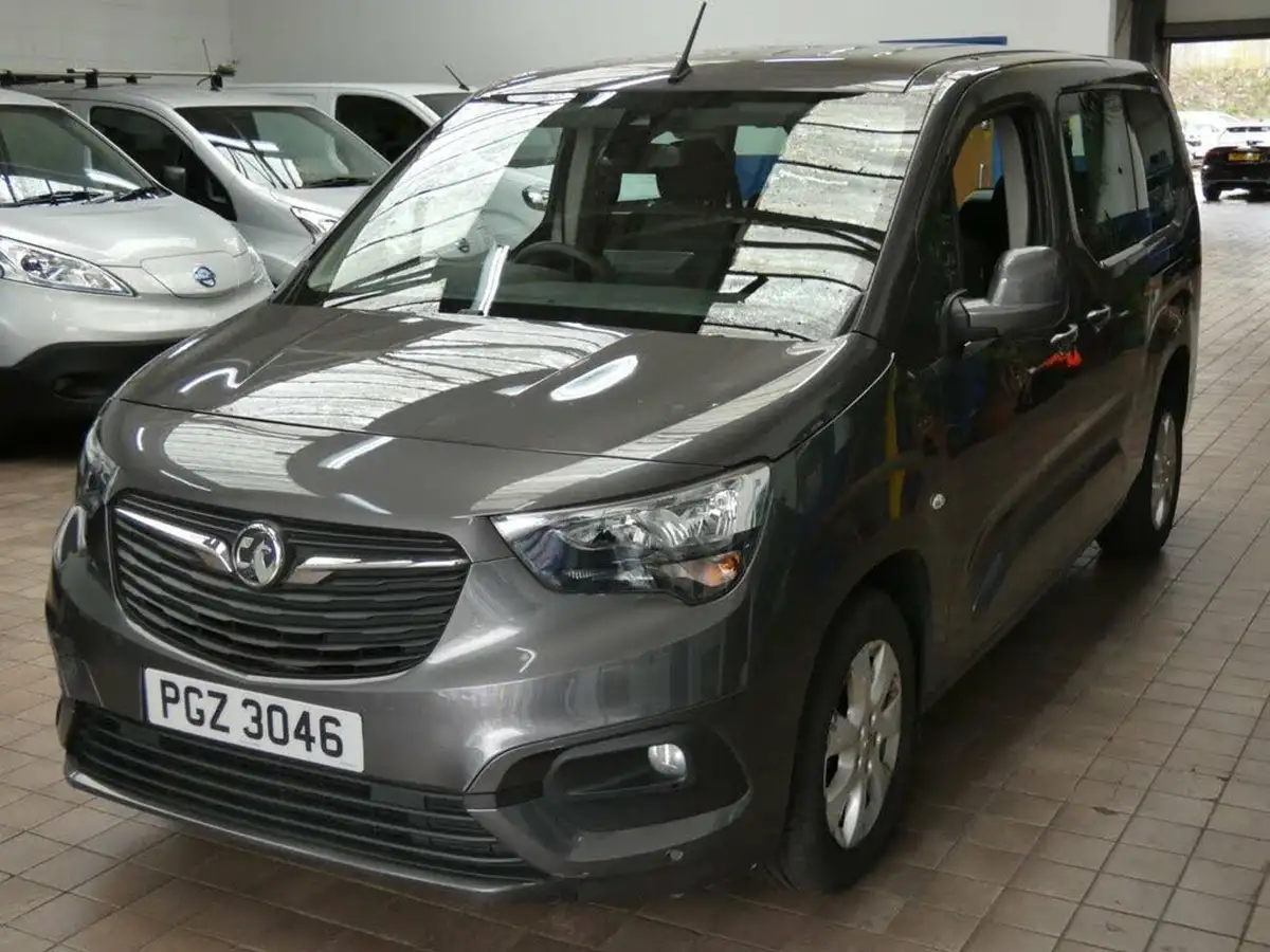 2019-vauxhall-combo-life-15-energy-xl-7st-big-2