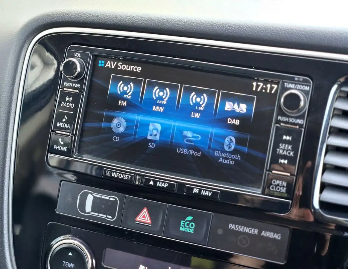 2017-mitsubishi-outlander-22di-d-4-auto-big-25