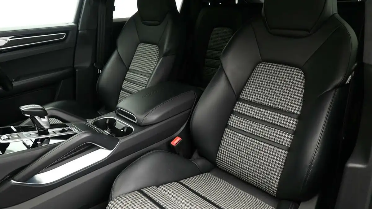 2022-porsche-cayenne-40-v8-turbo-coupe-big-28