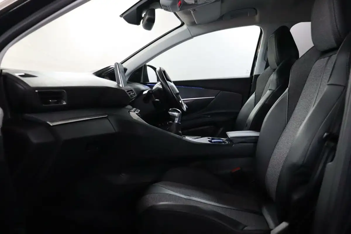 2019-peugeot-3008-suv-12-puretech-allure-big-38