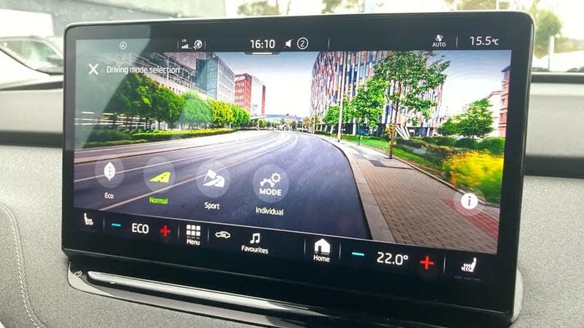 2022-skoda-enyaq-e-80-82-kwh-big-31