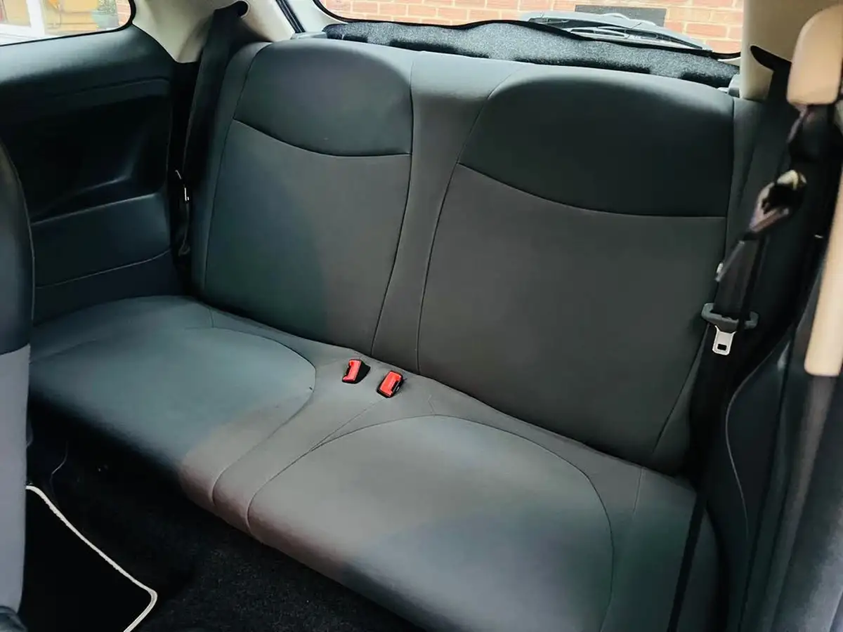 2011-fiat-500-12-pop-69bhp-big-58