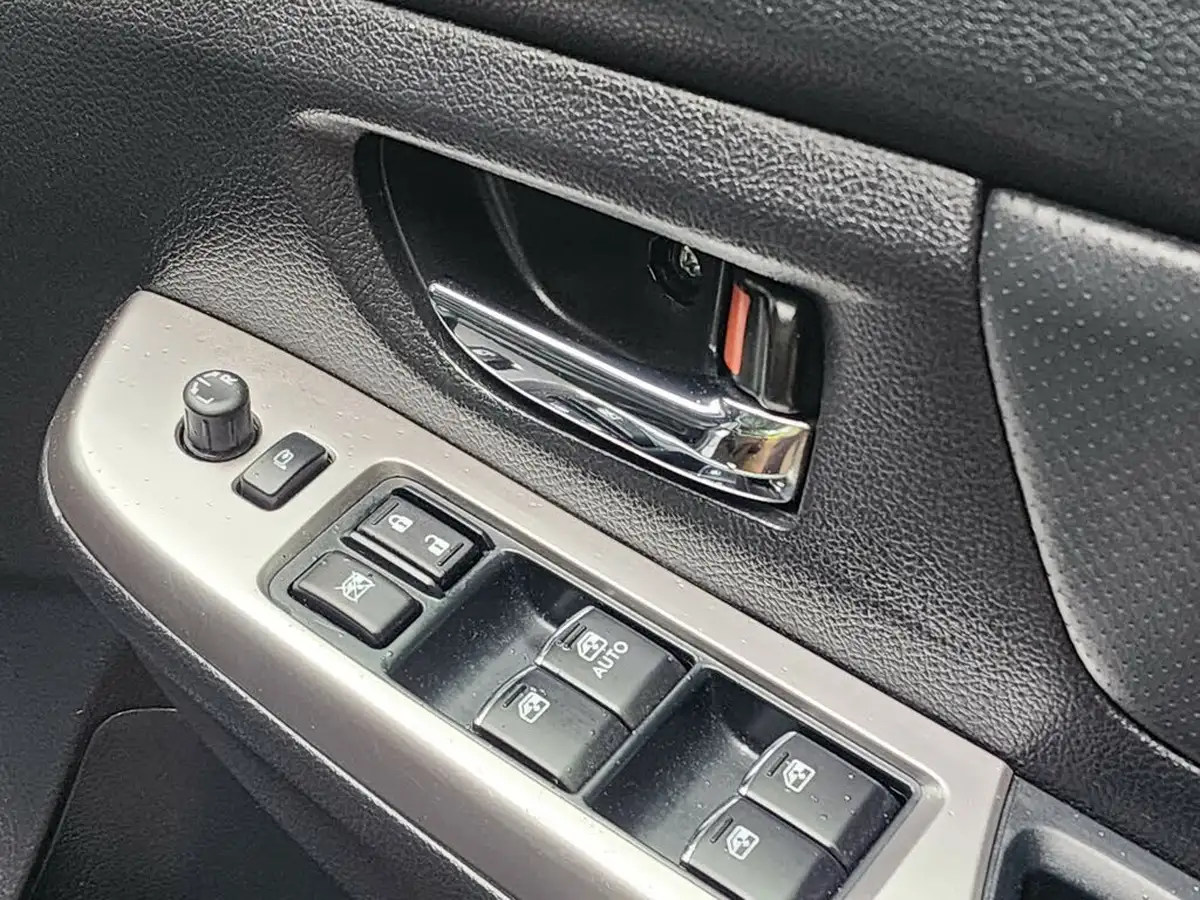 2015-subaru-xv-20i-se-premium-lineartronic-big-6