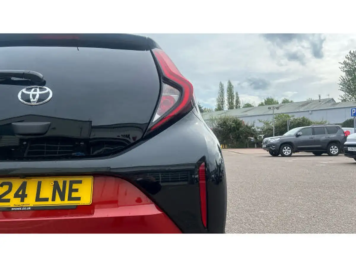 2024-toyota-aygo-x-10-vvt-i-edge-big-27