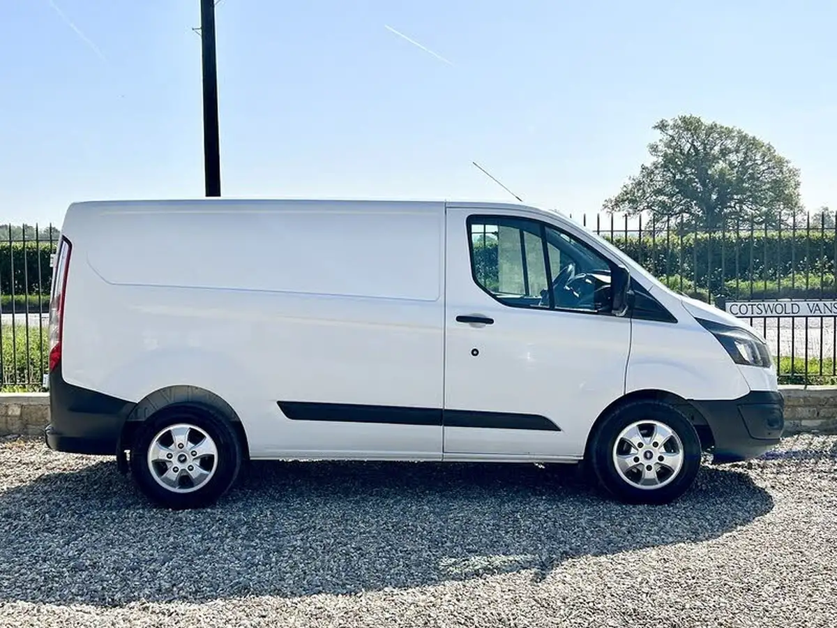 2015-ford-transit-custom-22tdci-310-l2h1-125ps-panel-van-big-19