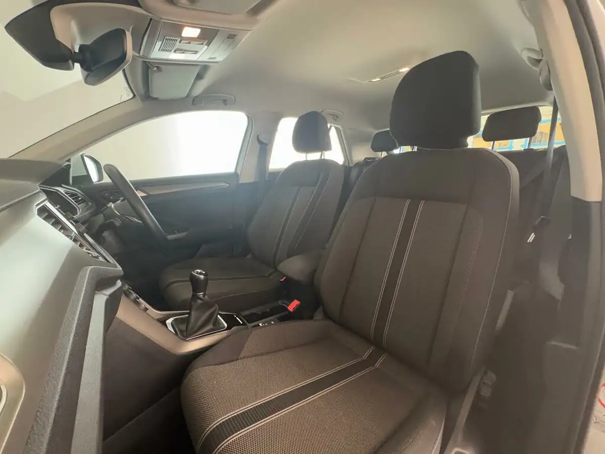 2020-volkswagen-t-roc-16tdi-se-big-45