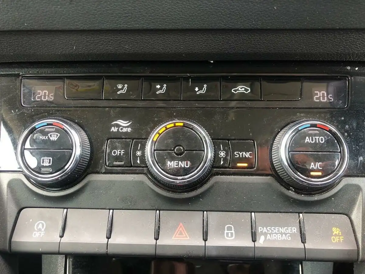 2022-skoda-karoq-15-tsi-se-drive-big-20