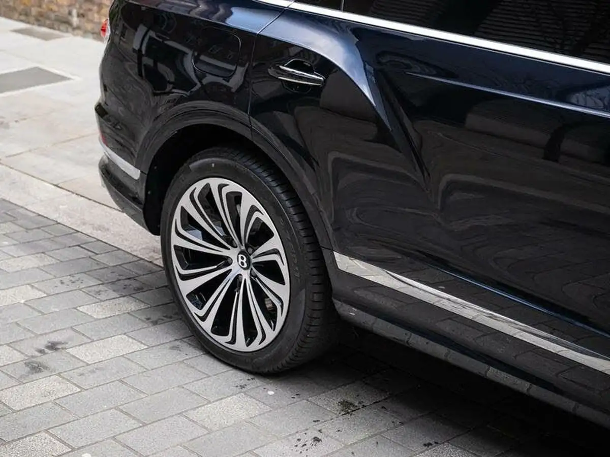2024-bentley-bentayga-40-v8-extended-wheelbase-azure-big-49