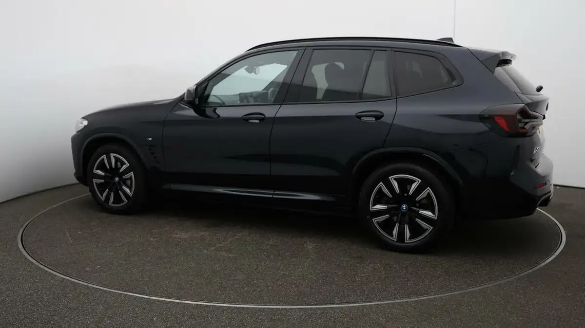 2022-bmw-ix3-e-m-sport-big-42