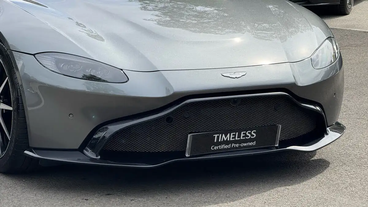 2019-aston-martin-vantage-40-v8-vantage-big-14