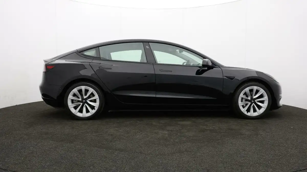 2021-tesla-model-3-e-long-range-4x4-big-32