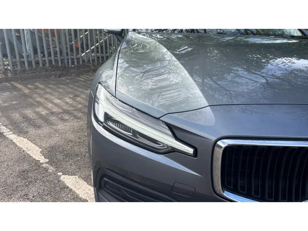 2020-volvo-v60-20-t4-momentum-plus-big-37