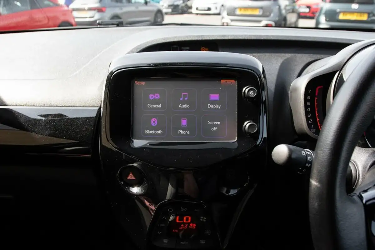 2017-toyota-aygo-10-vvt-i-x-press-71bhp-big-25