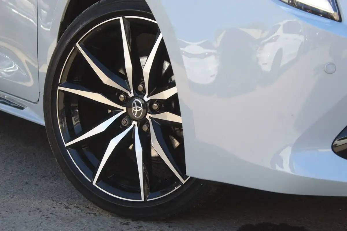 2023-toyota-corolla-18-vvt-i-gr-sport-138bhp-hatchback-big-11