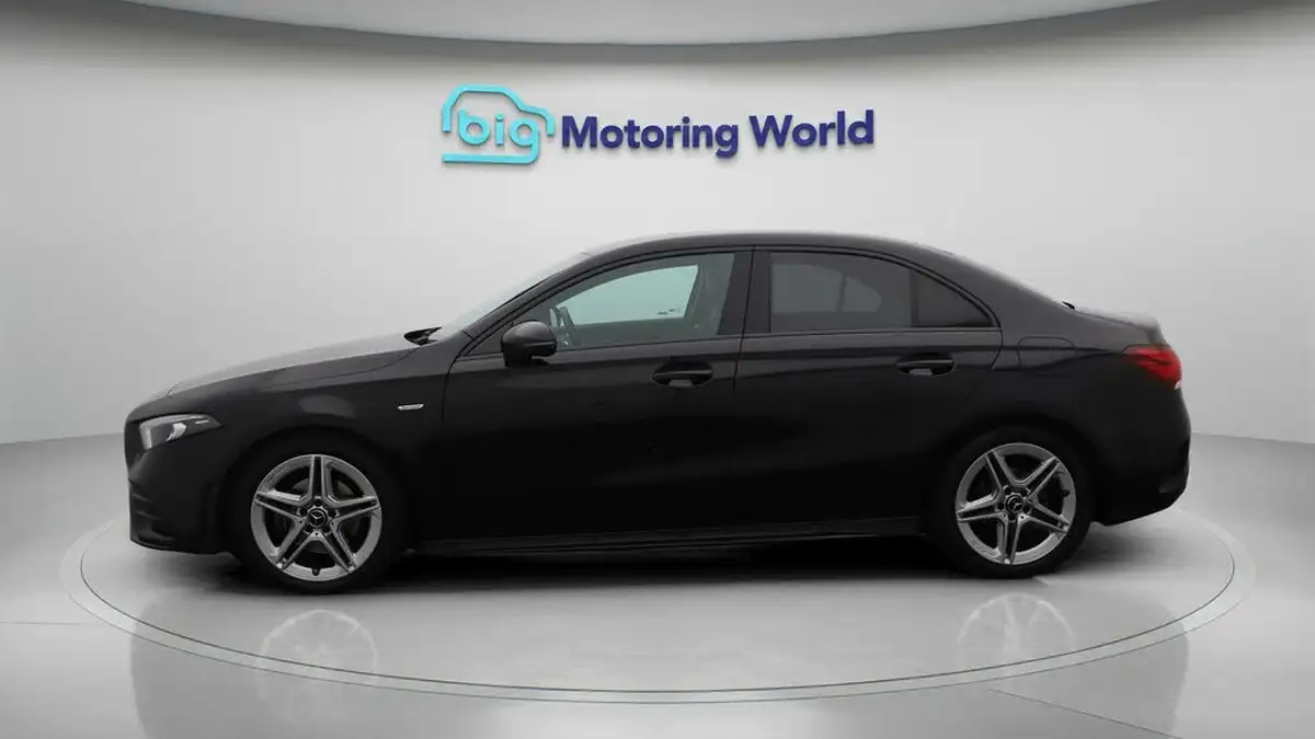2022-mercedes-benz-a-class-13-a180-amg-line-executive-edition-saloon-4d-7g-dct-big-4
