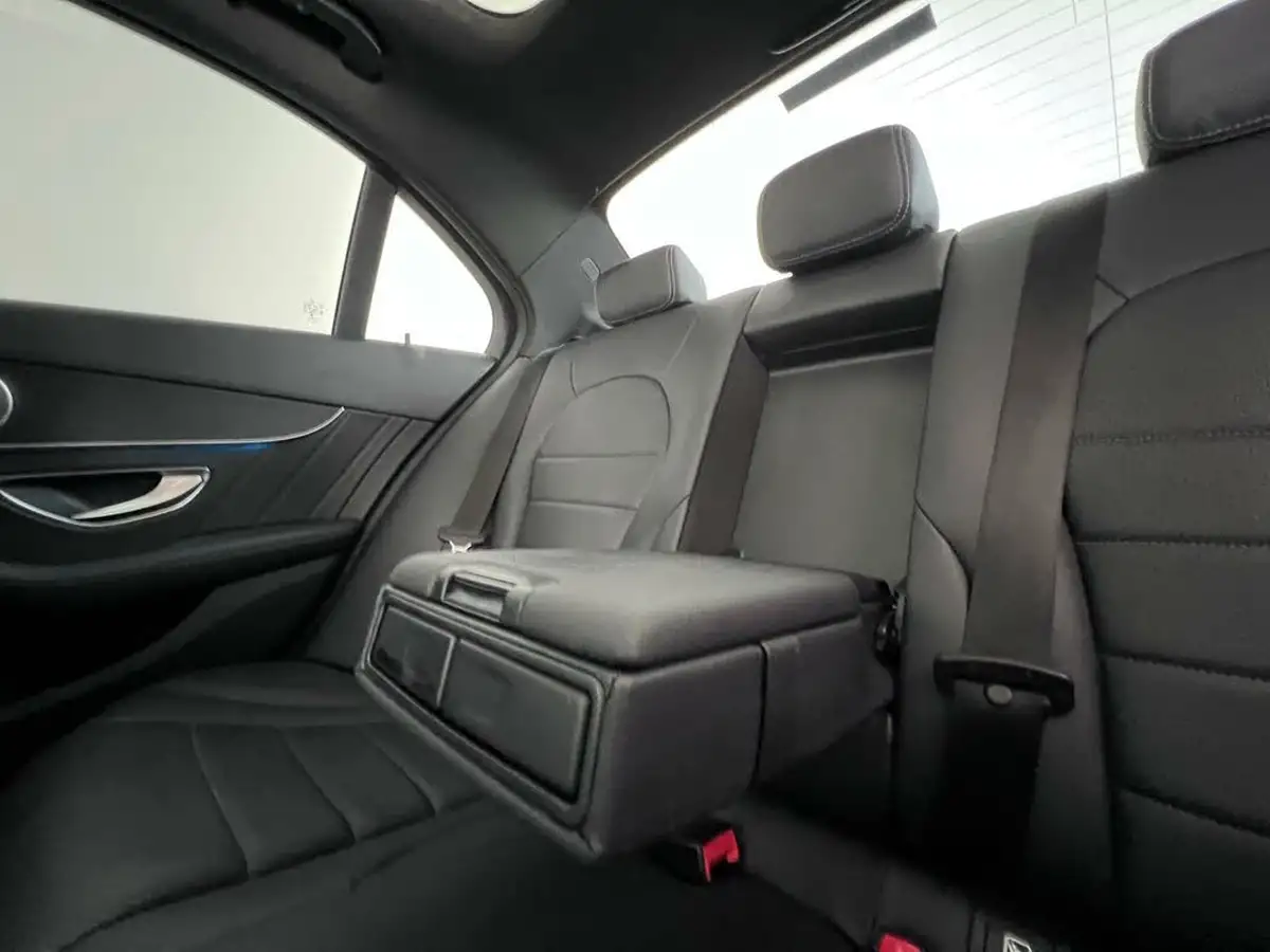 2018-mercedes-benz-c-class-21d-c250d-amg-line-premium-plusss-saloon-4d-big-12