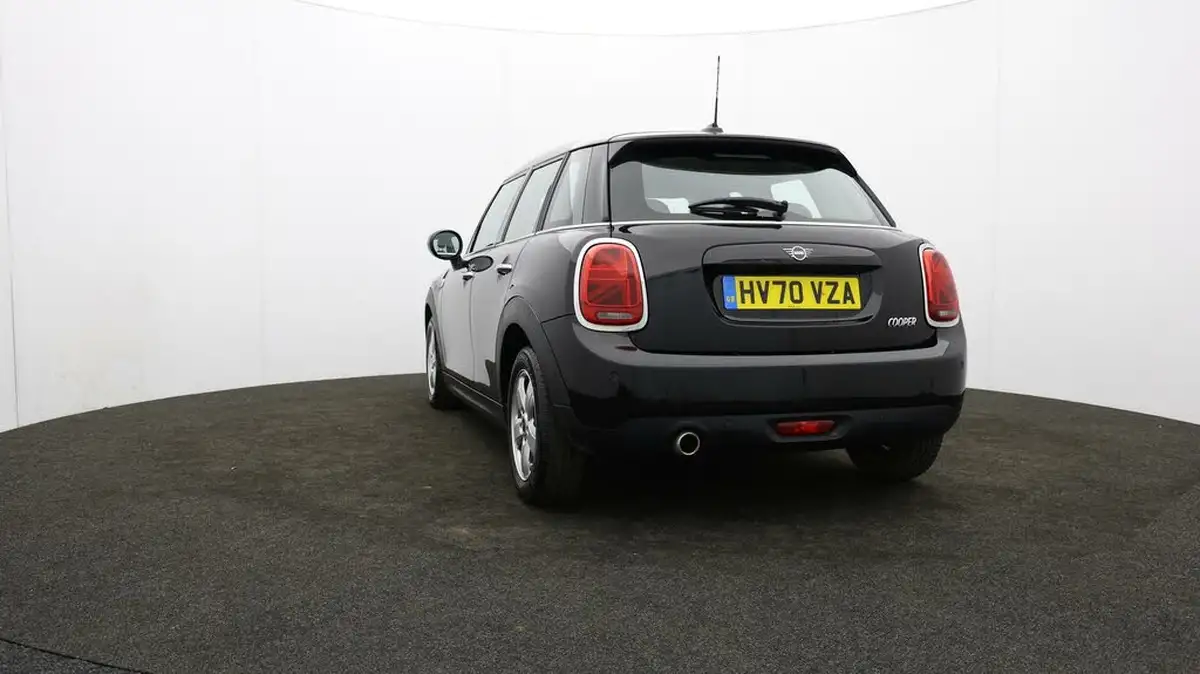 2020-mini-countryman-15-cooper-classic-big-23