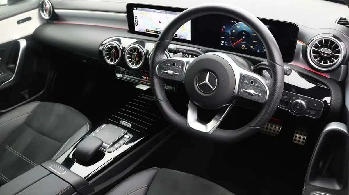 2022-mercedes-benz-a-class-13-a180-amg-line-executive-edition-hatchback-5d-7g-dct-big-8