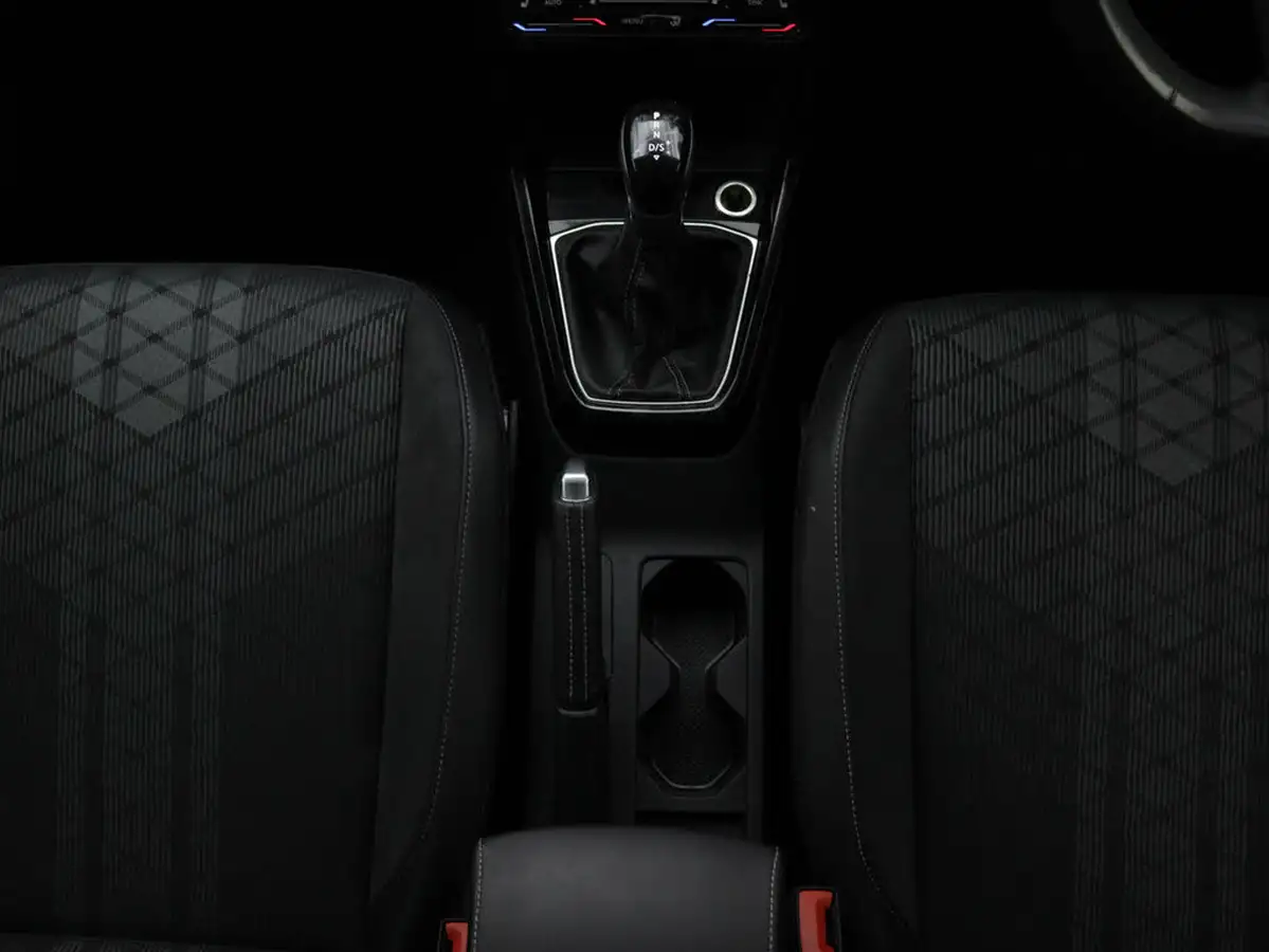 2024-volkswagen-t-cross-10-tsi-r-line-115ps-dsg-big-15