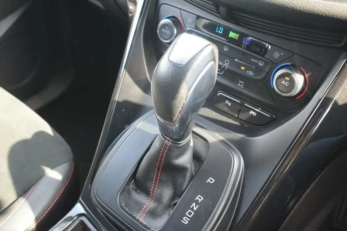 2019-ford-kuga-15t-st-line-176ps-awd-1498cc-auto-big-23