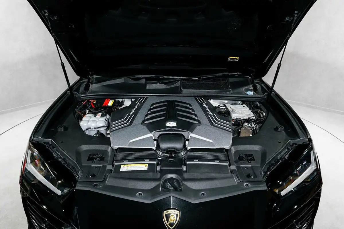 2019-lamborghini-urus-40-no-trim-big-32