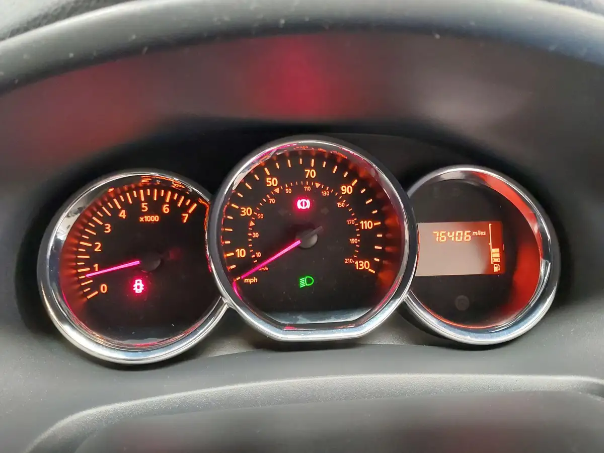 2014-dacia-sandero-stepway-09-ambiance-big-11