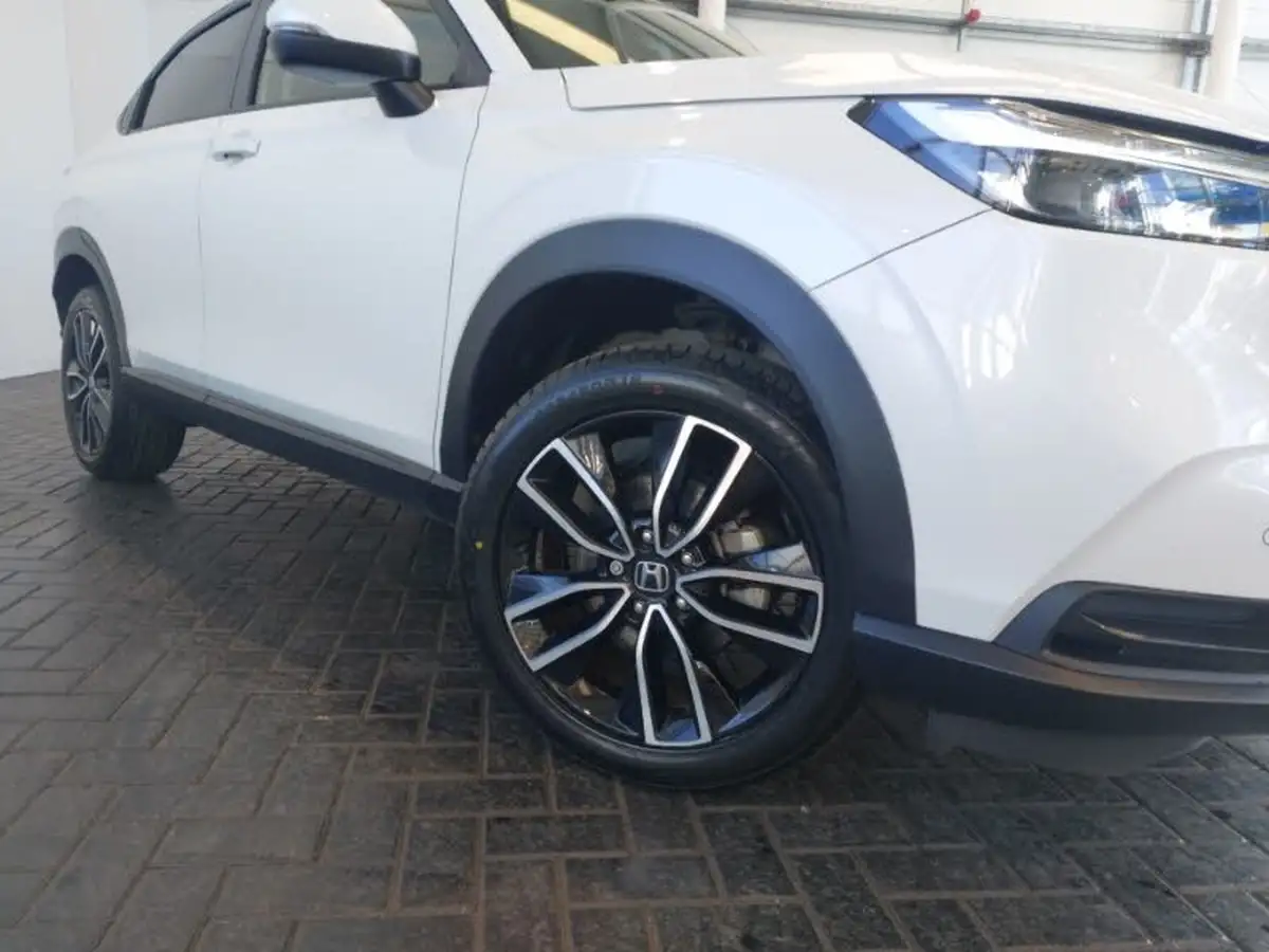 2022-honda-hr-v-15-i-mmd-elegance-big-8