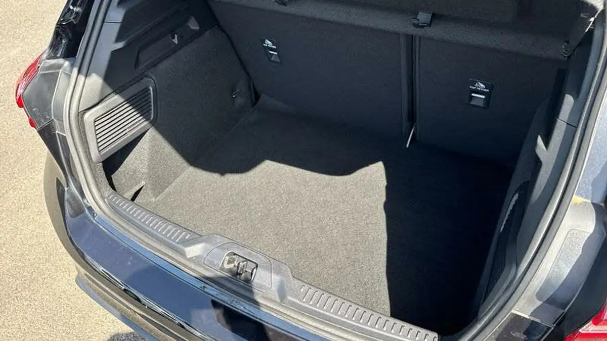2024-ford-focus-10t-st-line-125ps-hatchback-big-25