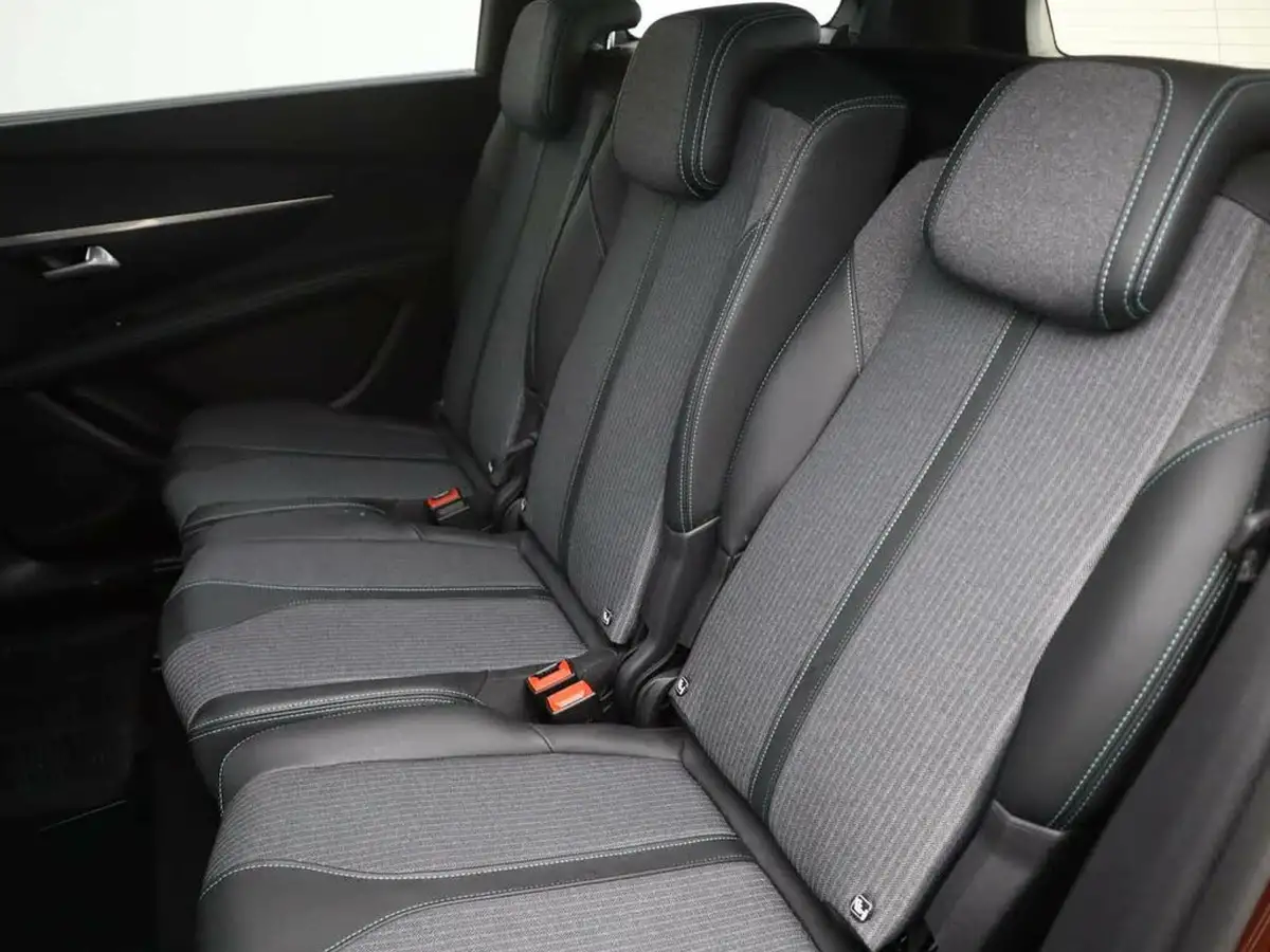 2021-peugeot-5008-suv-12-puretech-allure-big-9