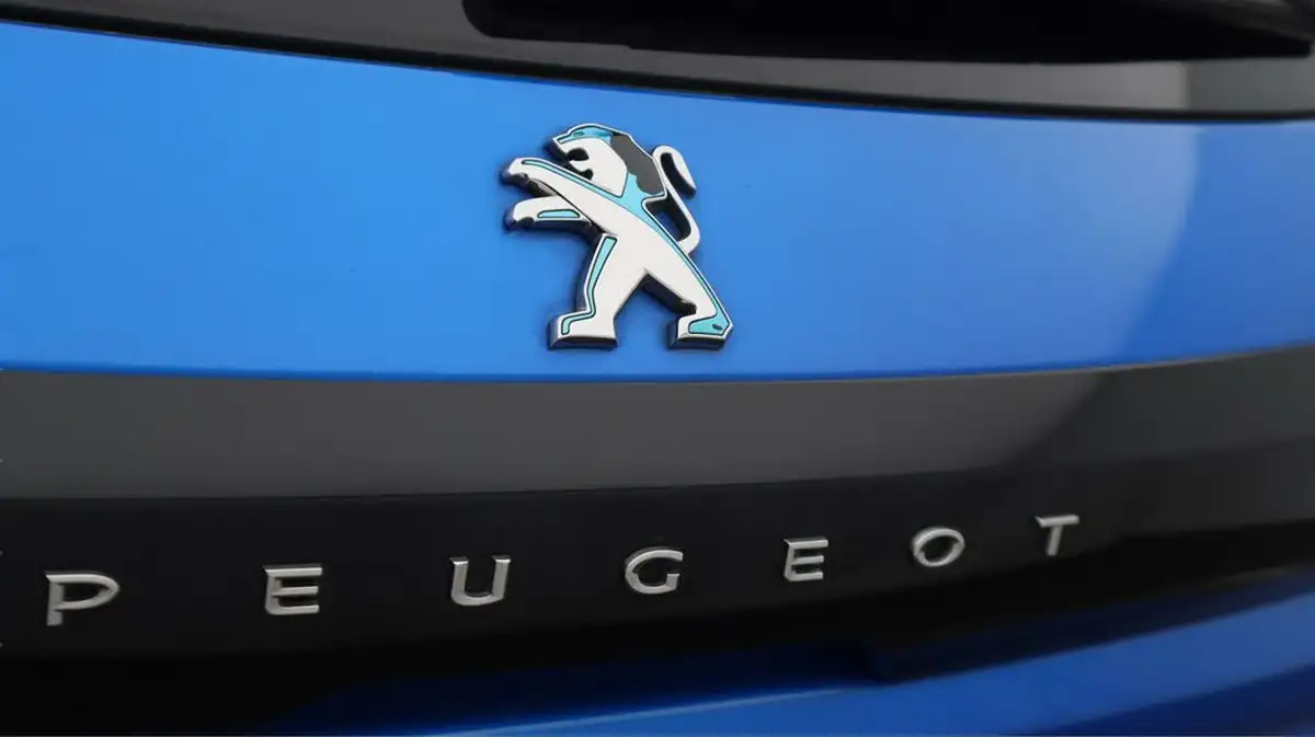 2021-peugeot-208-e-gt-50kwh-big-22