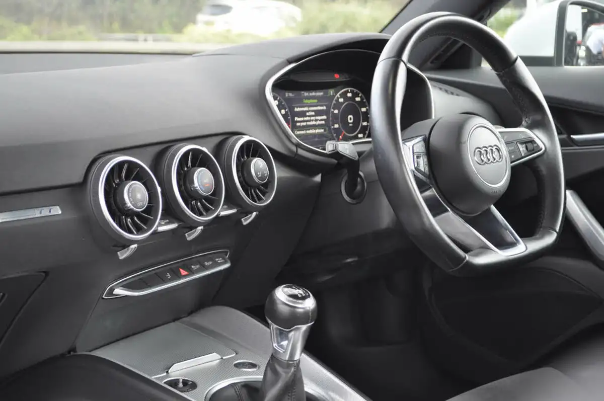 2015-audi-tt-coupe-20-tfsi-sport-ss-big-11